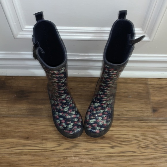 Joe Fresh Kids Rain Boots - Picture 2 of 3